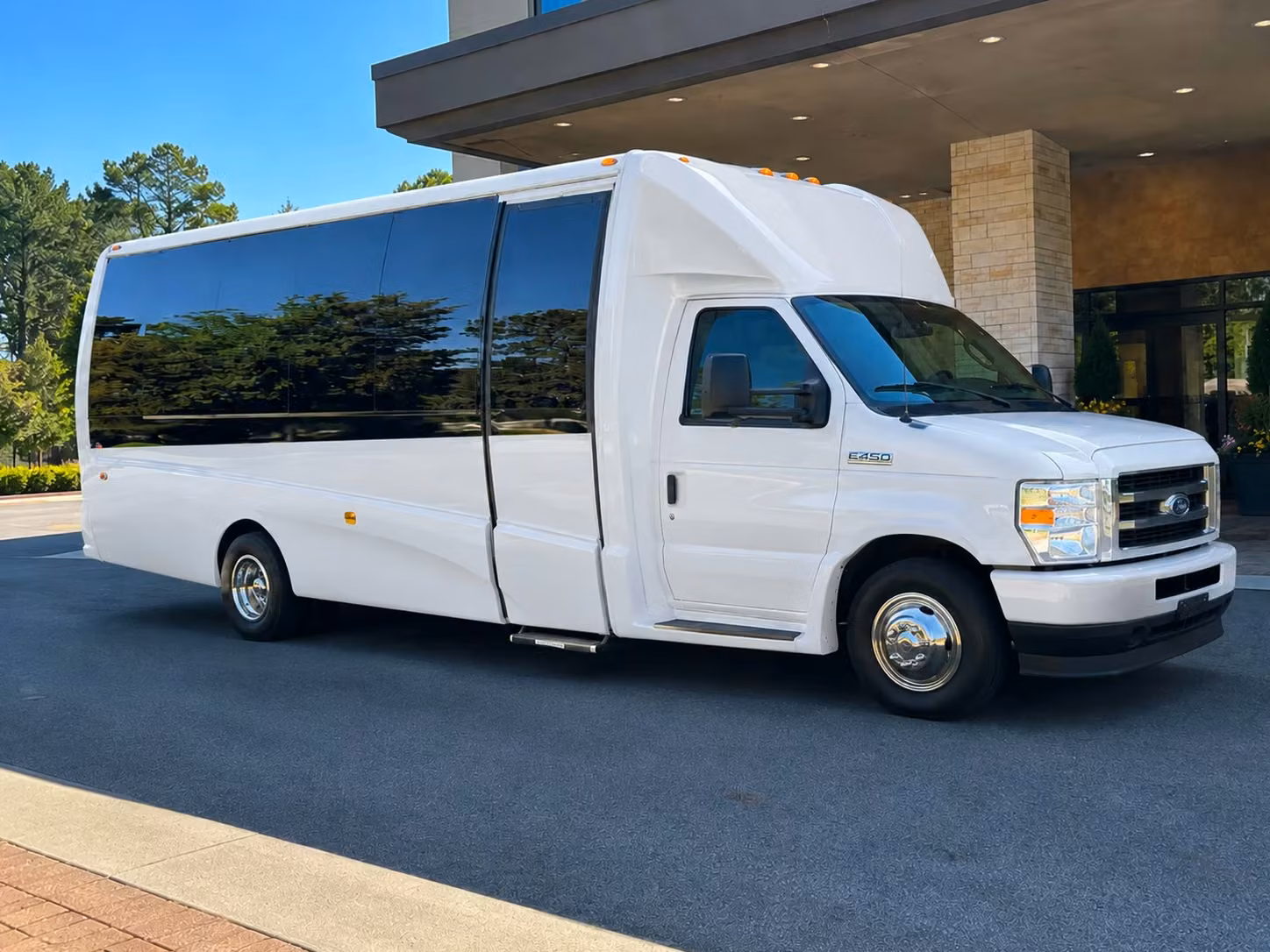 15 passenger minibus
