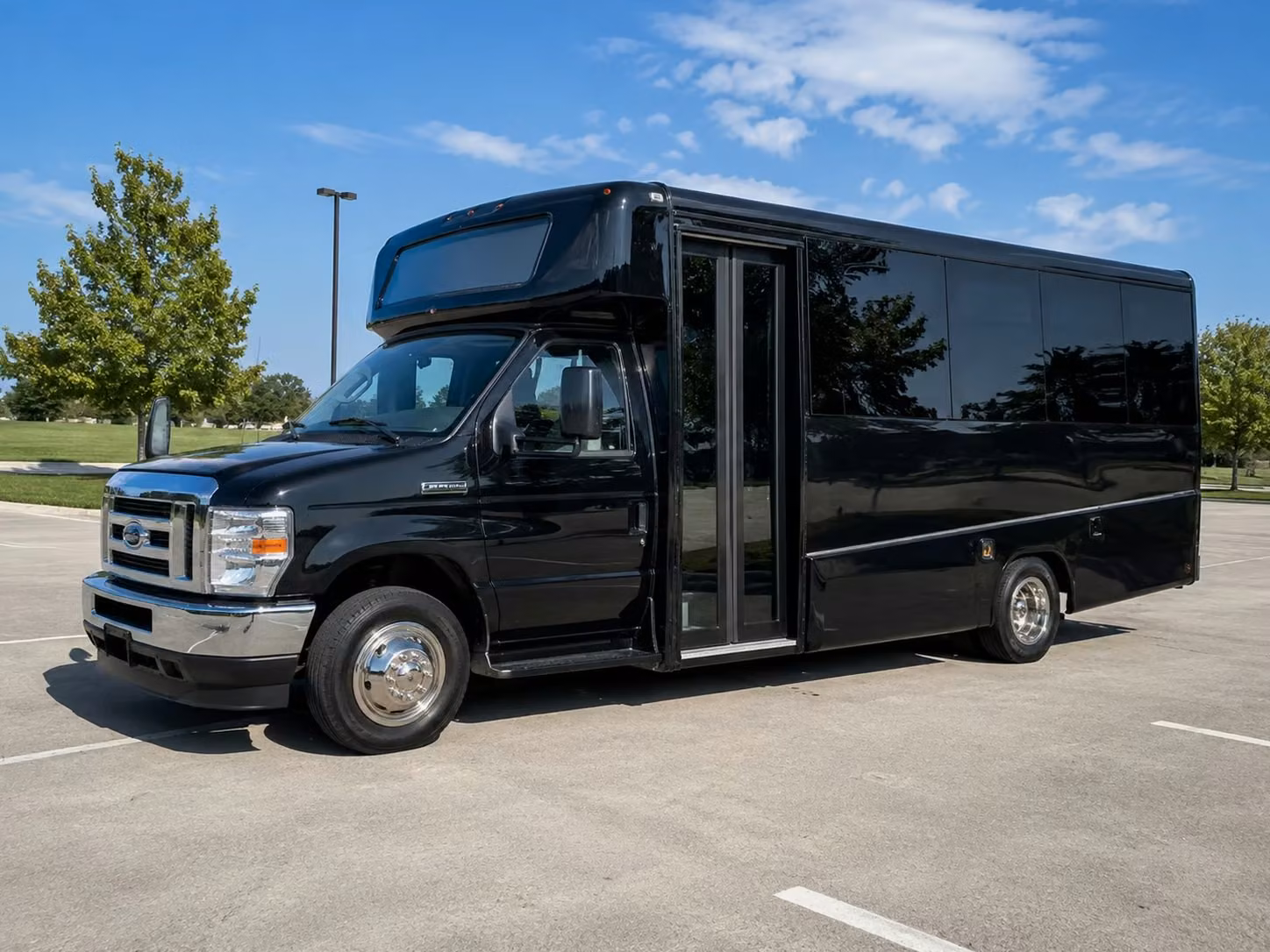 minibus and charter bus rentals for pnc bank arts center and garden state venues